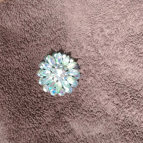Vintage rhinestone brooch - Picture 10 of 10